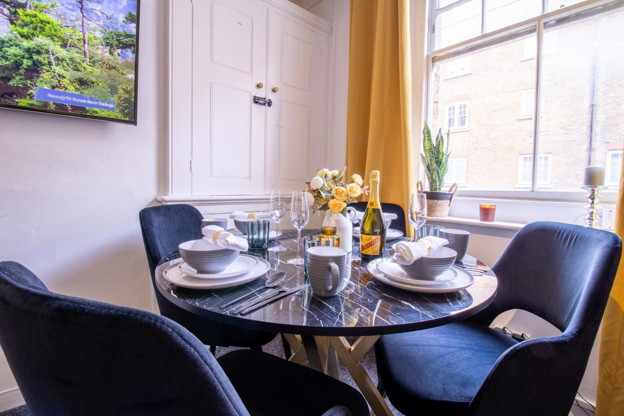 Chic Urban Retreat 1 Bedroom Gem In Covent Garden ロンドン エクステリア 写真