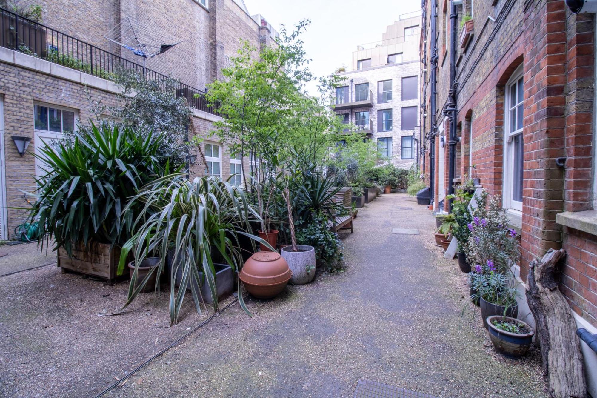 Chic Urban Retreat 1 Bedroom Gem In Covent Garden ロンドン エクステリア 写真